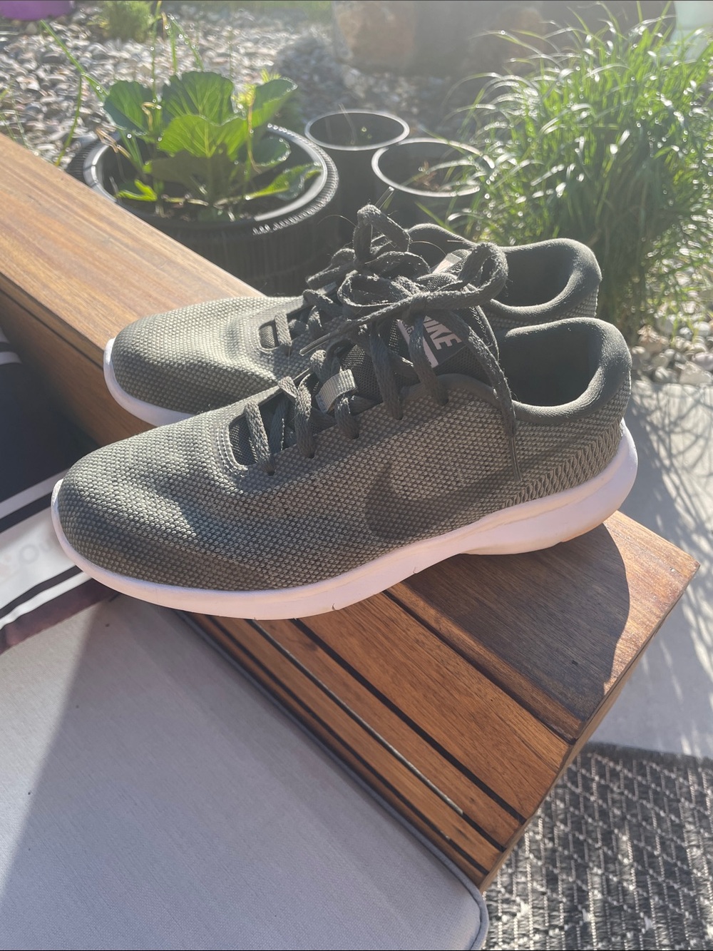 Nike Women’s Olive Green Lightweight Sneakers with White Sole